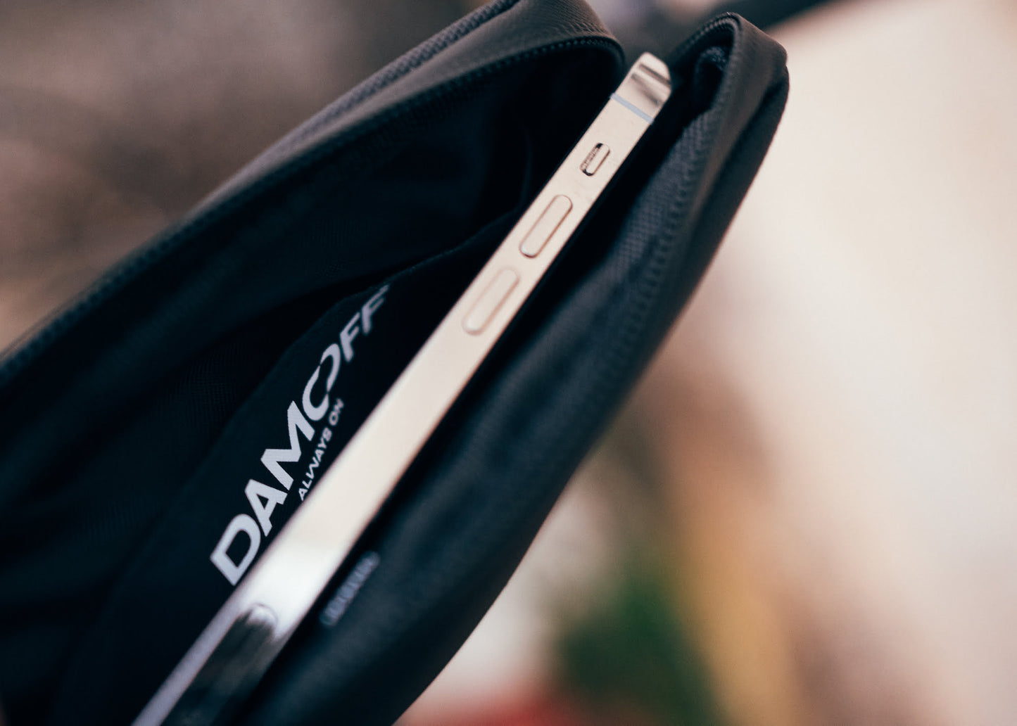 Damoff Rainproof Essentials Case